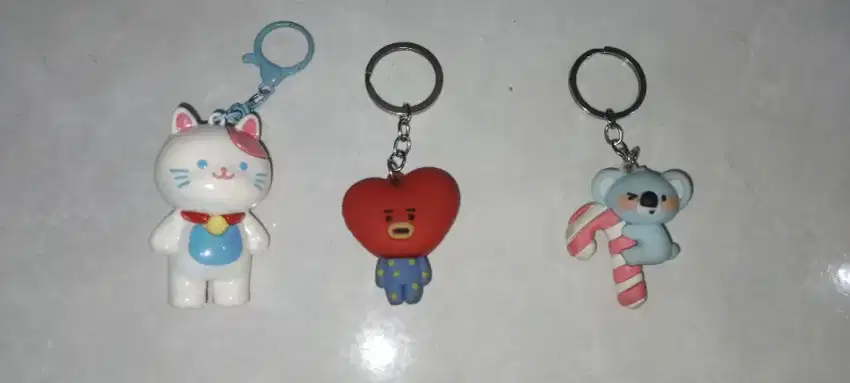 Gantungan kunci bahan karet, ada 4pcs,motif hellokitty+bt21+koala,nego