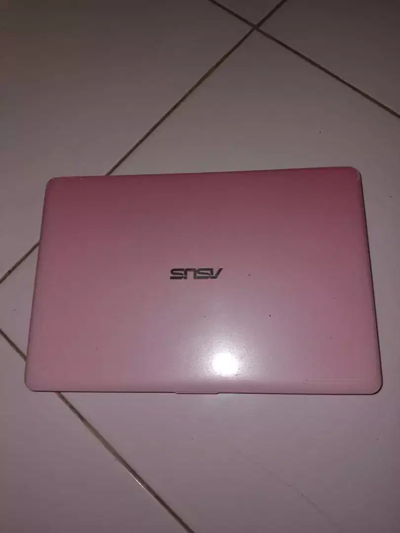 Jual butuh Asus vivobook E203NAH KONDISI AMAN, pemakaian bekas sekolah