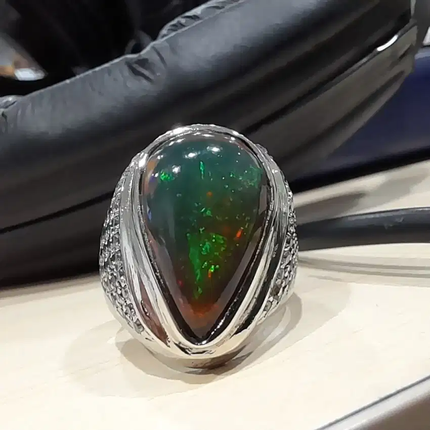 Kalimaya black opal BO afrika ethiopia