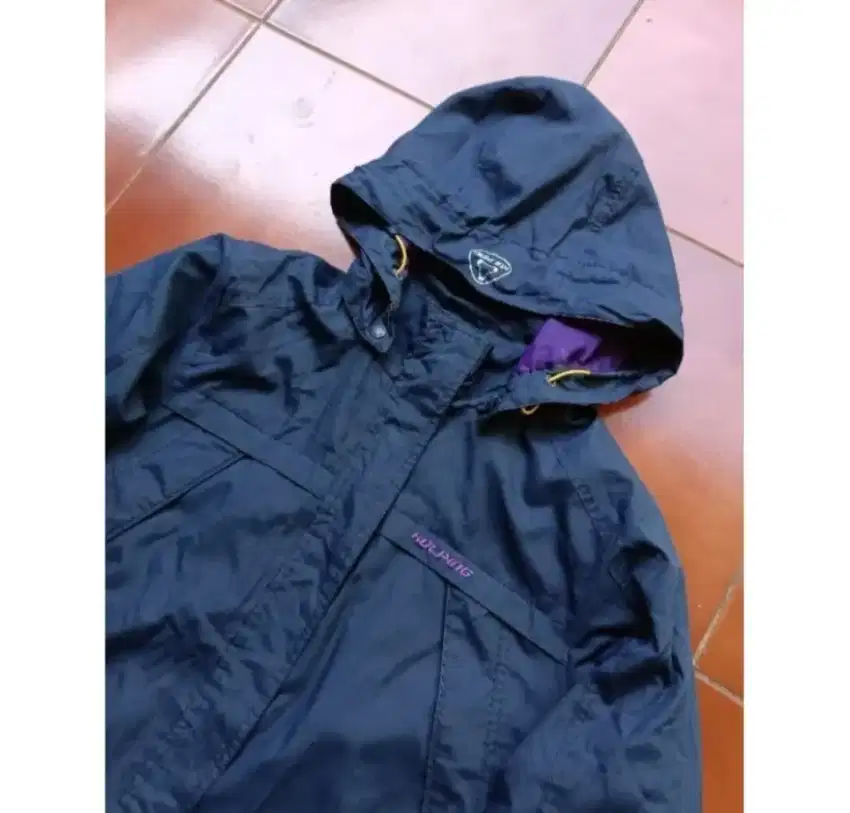 Jaket gunung outdoor