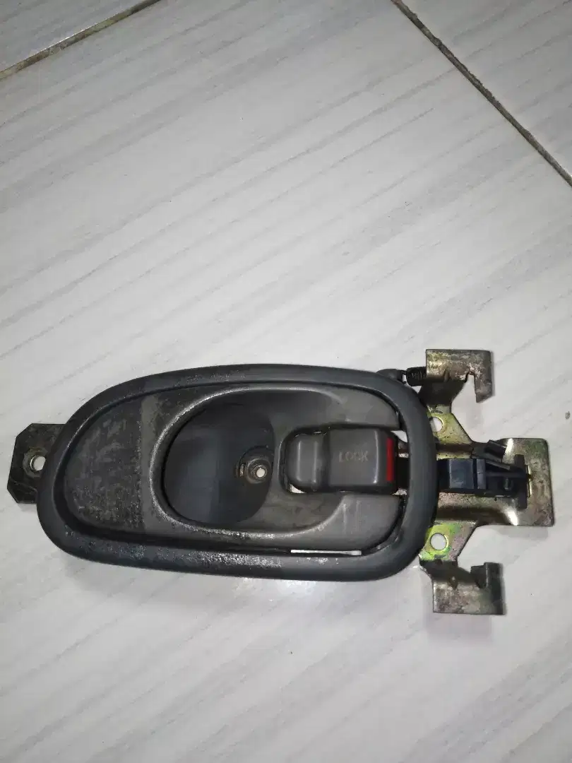 Knop Pintu KIA Carnival 2001