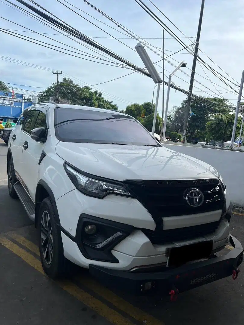 Fortuner TRD 2,4 Diesel Putih Tahun 2019