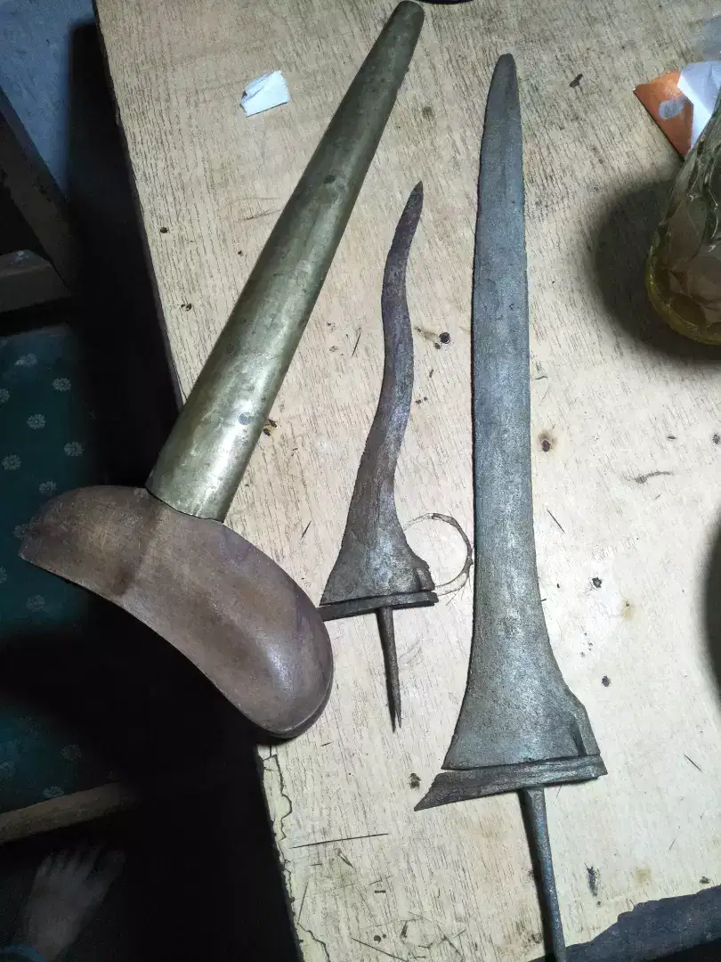 Keris pusaka dua buah Sepuh di mahar