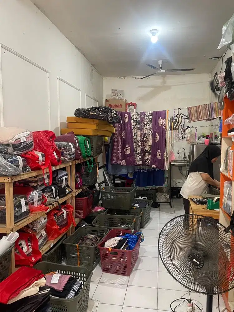 DICARI PEKERJA LAUNDRY BAGIAN SETRIKA PACKING