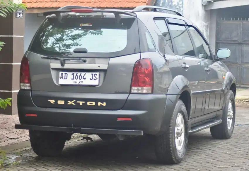 Ssangyong Rexton 4X4 3 Baris AC Triple Blower AT Pajak Baru Siap Pakai