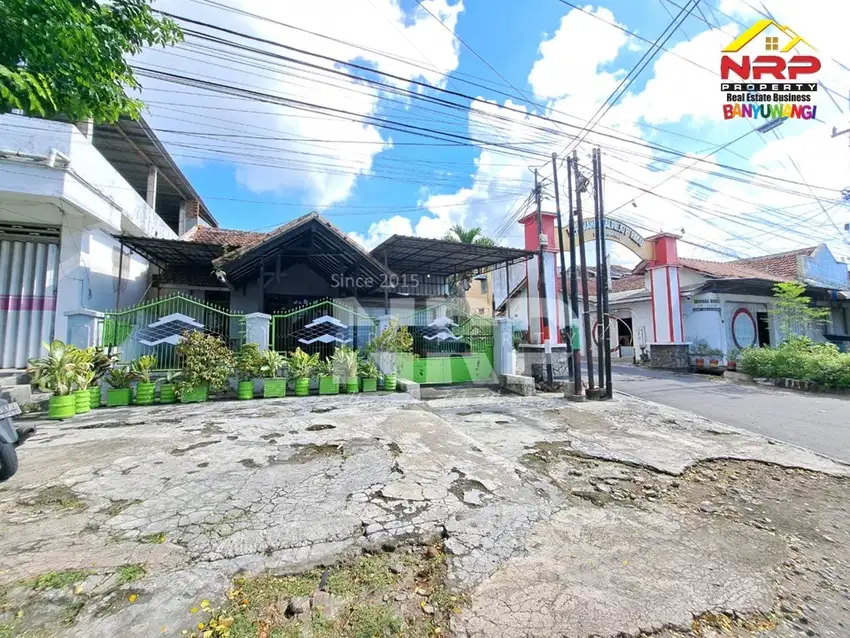 Dijual Rumah Hook Strategis tepi Jl. S Parman Banyuwangi