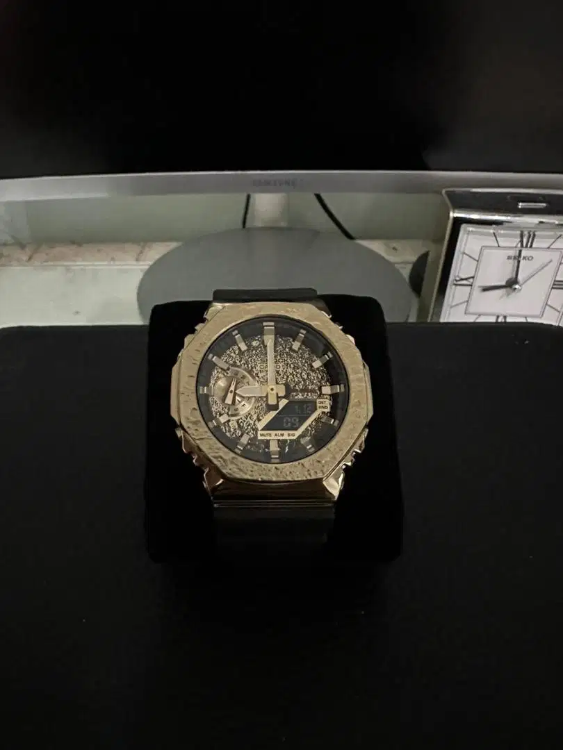 Jam Tangan G-Shock GM 2100 Moon Gold