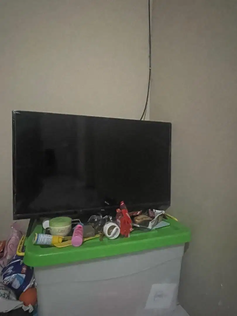 Tv led tcl 32 inchi