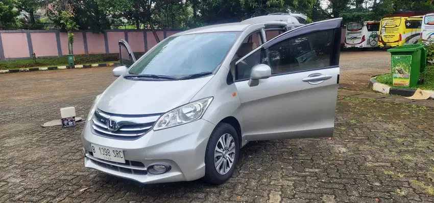 Honda Freed 2012 Bensin