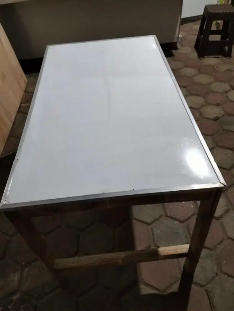 Meja makan ukuran130cm x 90cm@70/79