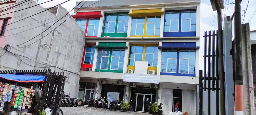 Disewakan Ruko Ramai Penduduk Lokasi di Jl. Majapahit Semarang