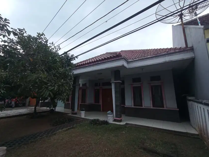 Jual rumah di pinggir jalan raya perbatasan kabupaten Sumedang