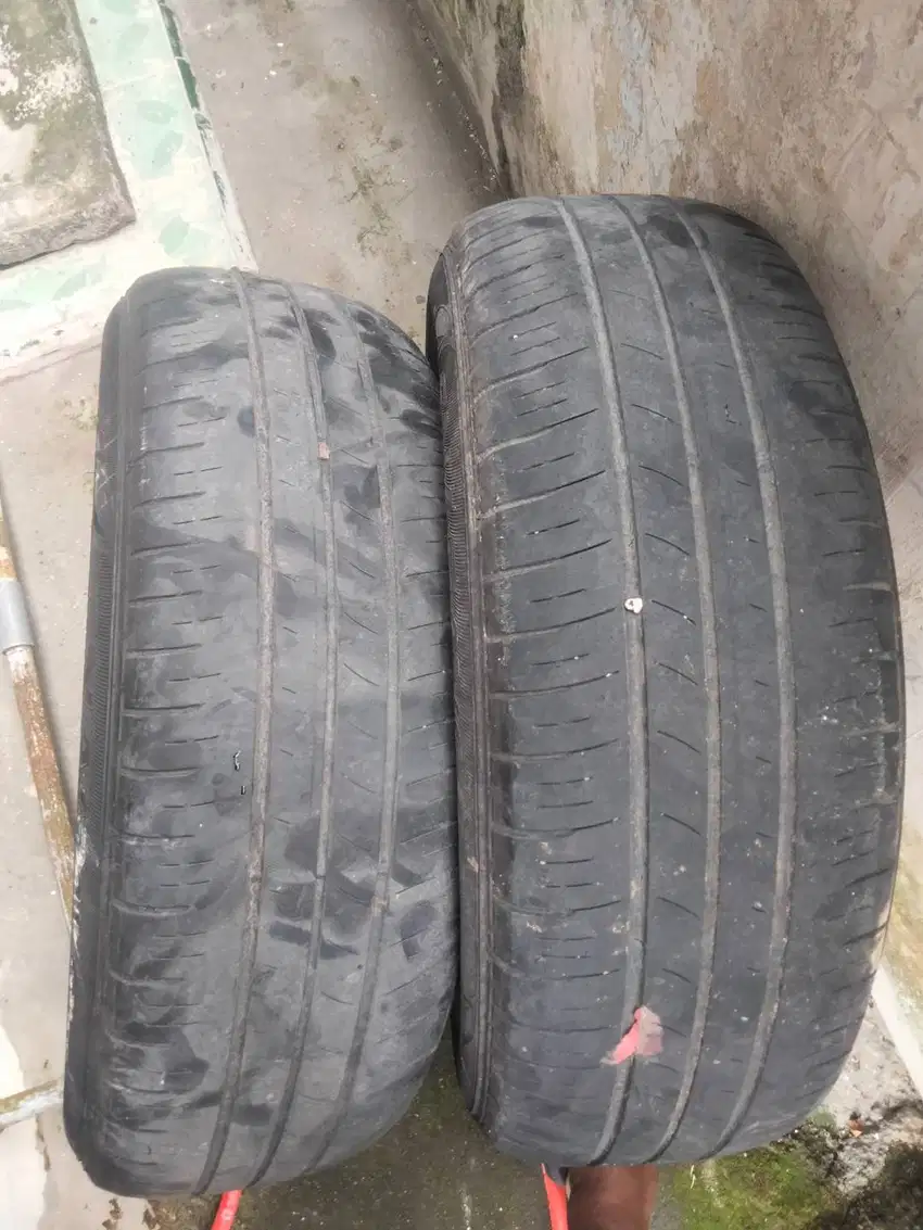 Dijual ban merk Dunlop ukuran 205/65R16 ban mobil kijang Innova reborn