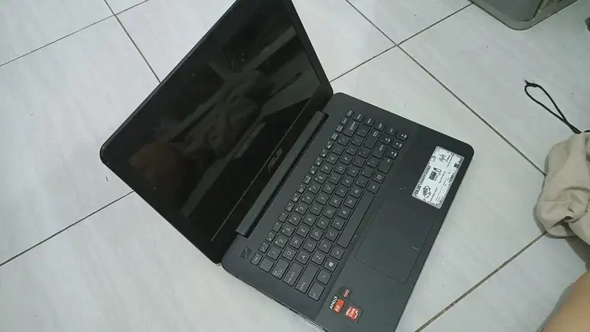 laptop azus x454y dan lenovo z40