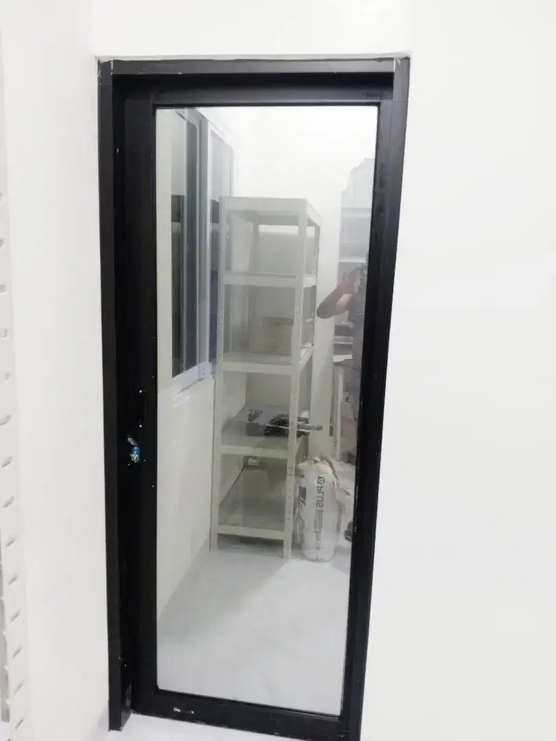 Pintu Kaca Almunium