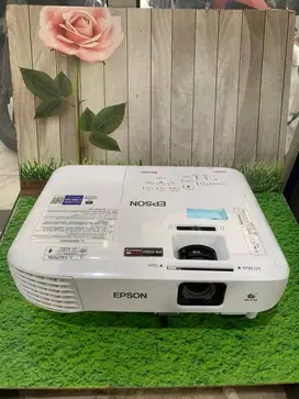 PROYEKTOR MURAH EPSON X500 3.600 Lumens XVGA 3LCD Technologi