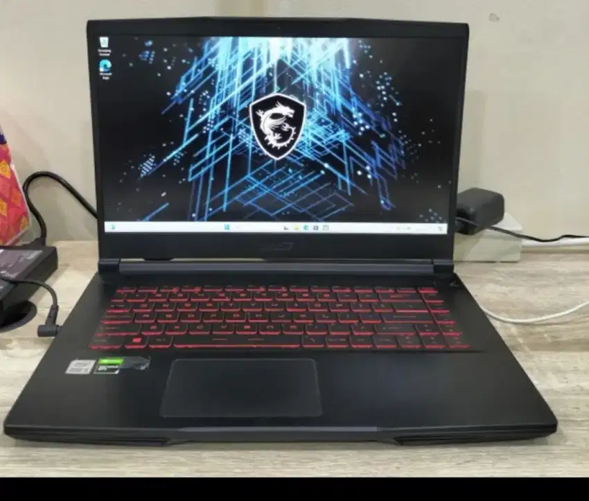 MSI GF63 THIN 10SC geforce 1650 i5 500GB SSD