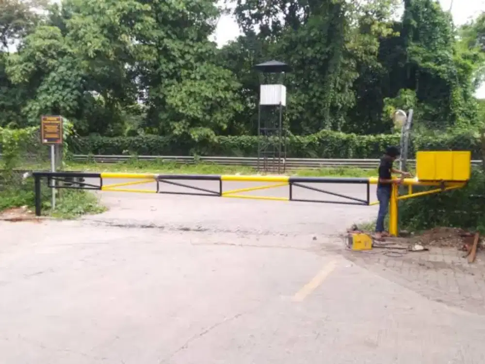 Portal pintu masuk jalan