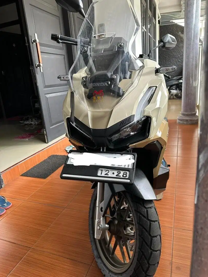 Dijual Motor Honda ADV warna baru Brown metalik ABS 2023