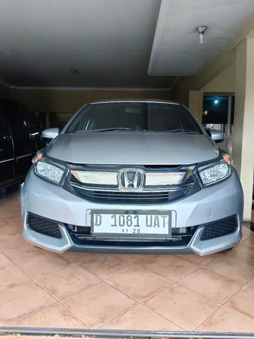 Bismillah numpang jual Honda mobilio S. Manual. No. D.