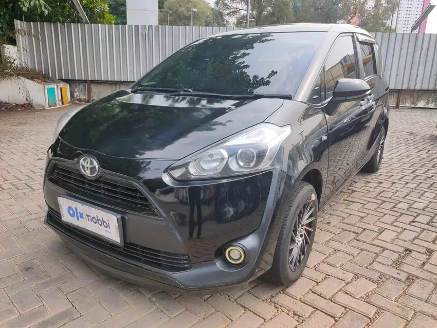 Pajak Panjang - Toyota Sienta 1.5 E Bensin-MT 2016