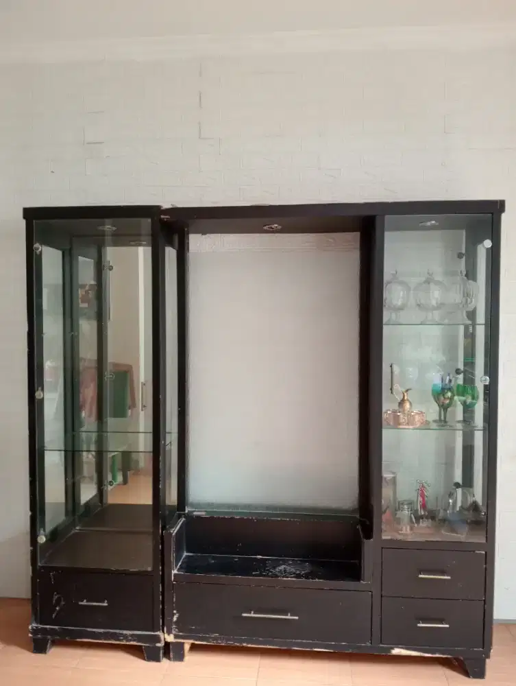 Lemari kaca hias, Bufet