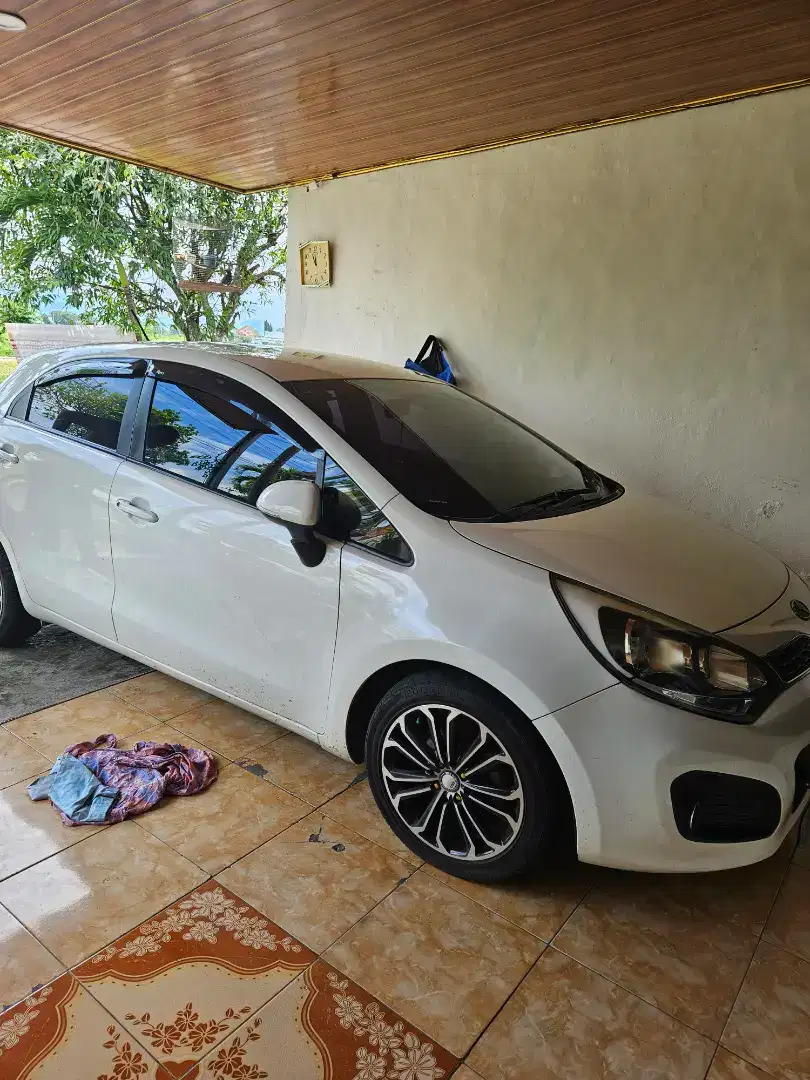 Dijual Mobil Kia Rio Matic Putih Istimewa Plat Ad