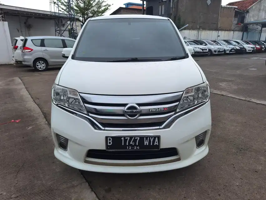 DP RENDAH - Nissan Serena 2.0 Highway Star Bensin-AT 2015