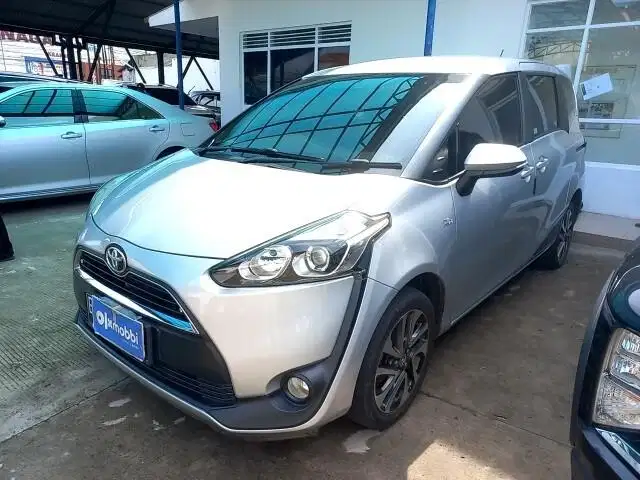 Pajak Panjang - Toyota Sienta 1.5 V Bensin-AT 2016 Silver (KIZ)