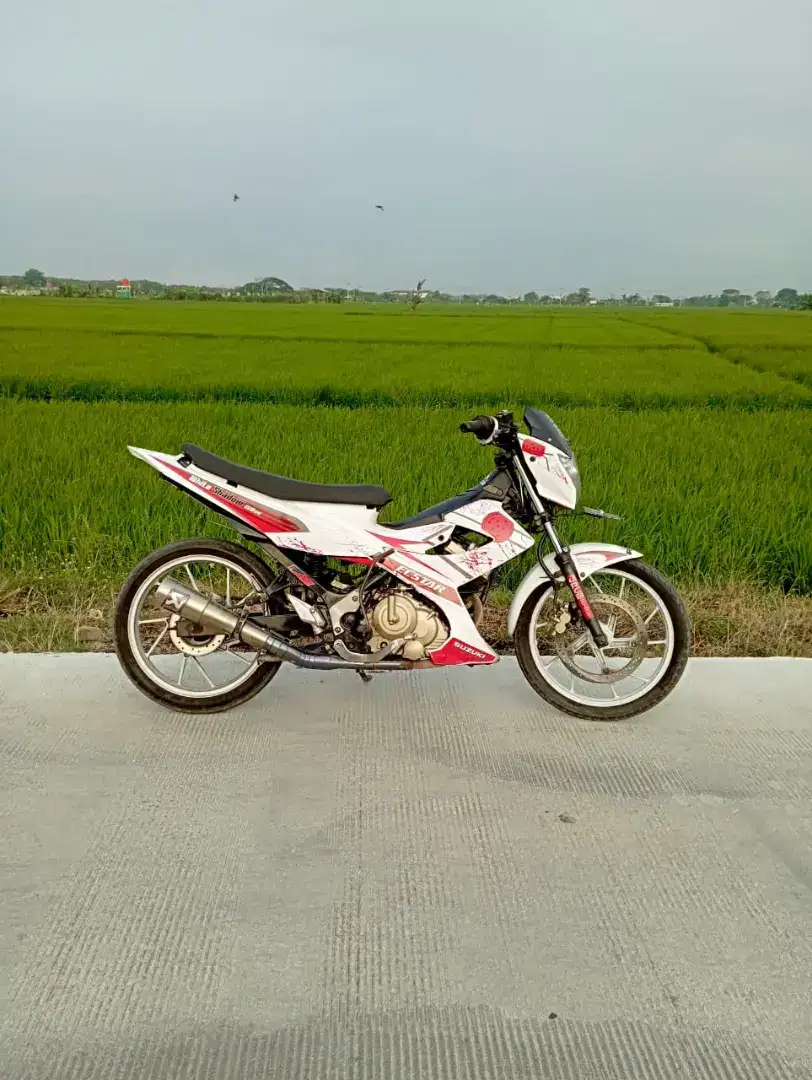 Di jual satria Fu 2014 road race sudah di modifikasi