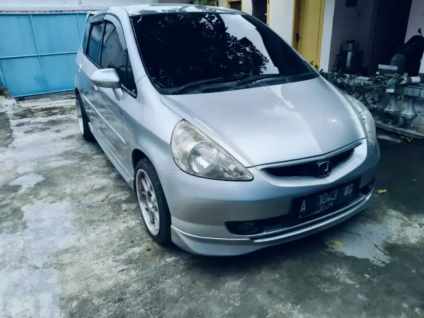 Honda jazz vtech 2005 at istimewa