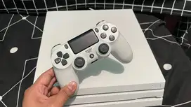 PS4 Pro Warna Putih