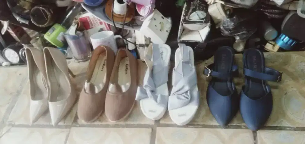 Se paket sepatu wanita masa kini kond spt baru sexlg ada cpt murah sj