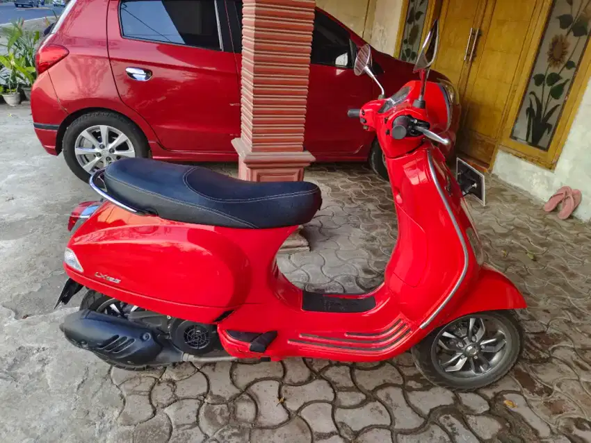 VESPA LX 125 IGET 2023 KM RENDAH MONGGO