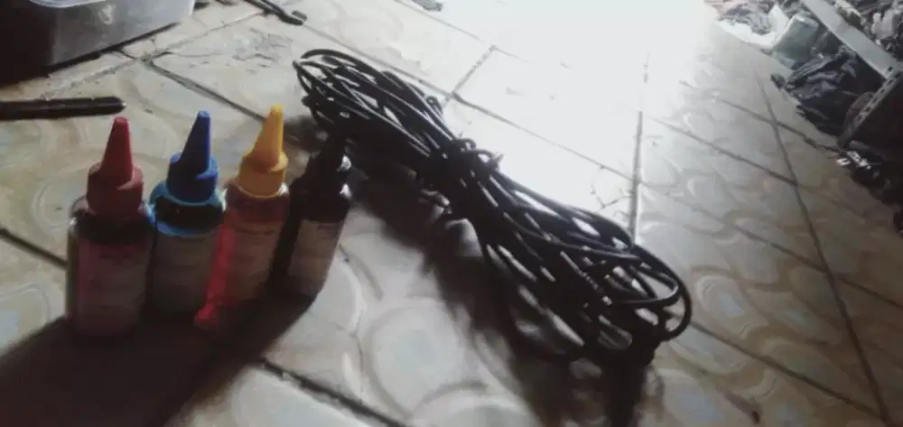 Slhkn plh slh 1 dr se paket tinta printer atau sblh nya hrg murah cpt