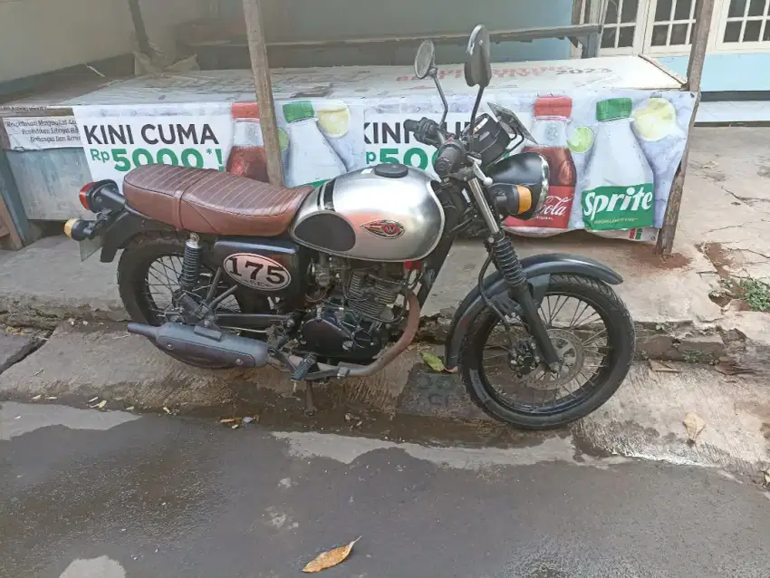 Dijual motor Kawasakj W175 SE. Tahun 2017