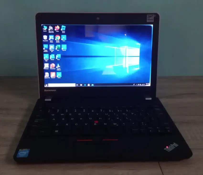 Laptop LENOVO THINKPAD E130