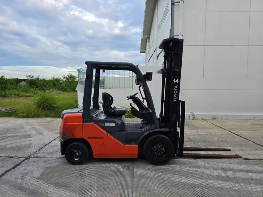 Forklift Thn 2019, Toyota 8FD25 (2,5 Ton) Diesel, Lifting 6M FSV