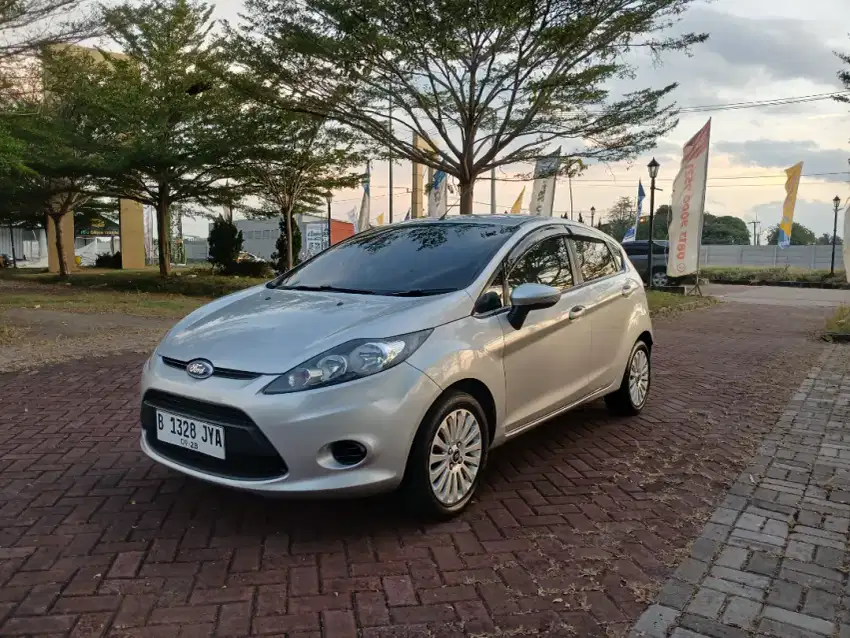 Ford fiesta 1.4 trend Manual 2012