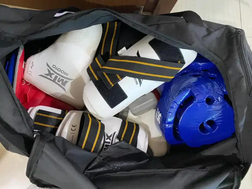 Jual 1 set Perlengkapan Tae Kwon Do
