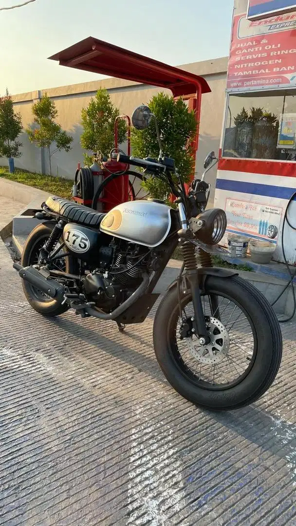 Kawasaki W175 SE th 2018