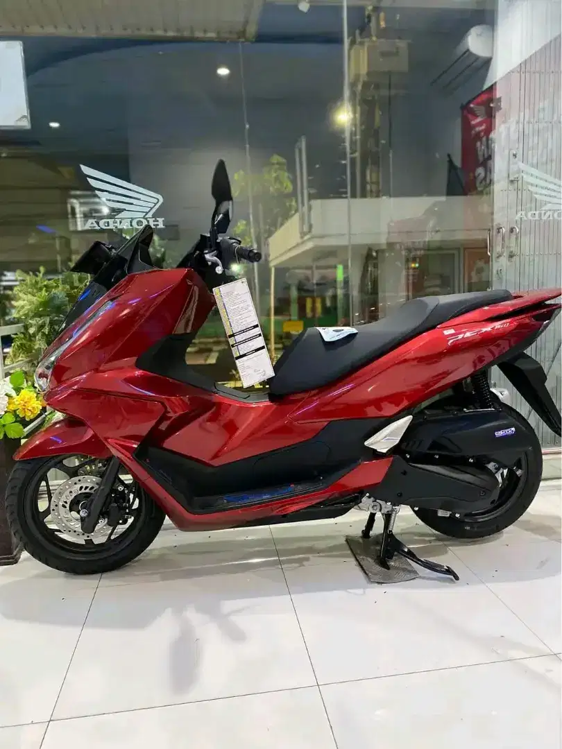 HONDA PCX 160 CBS MERAH