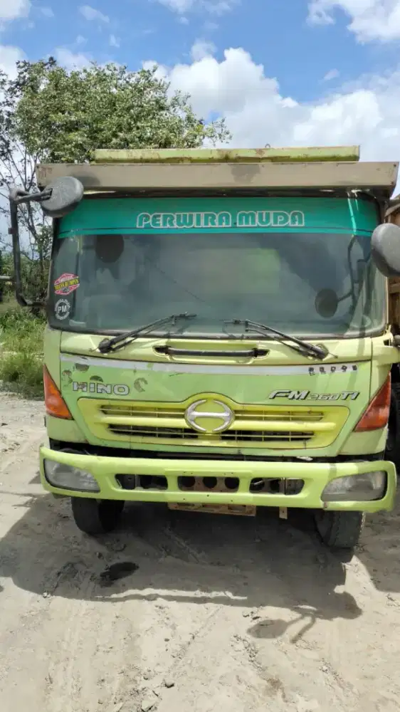 Hino fm 260 dumptruk