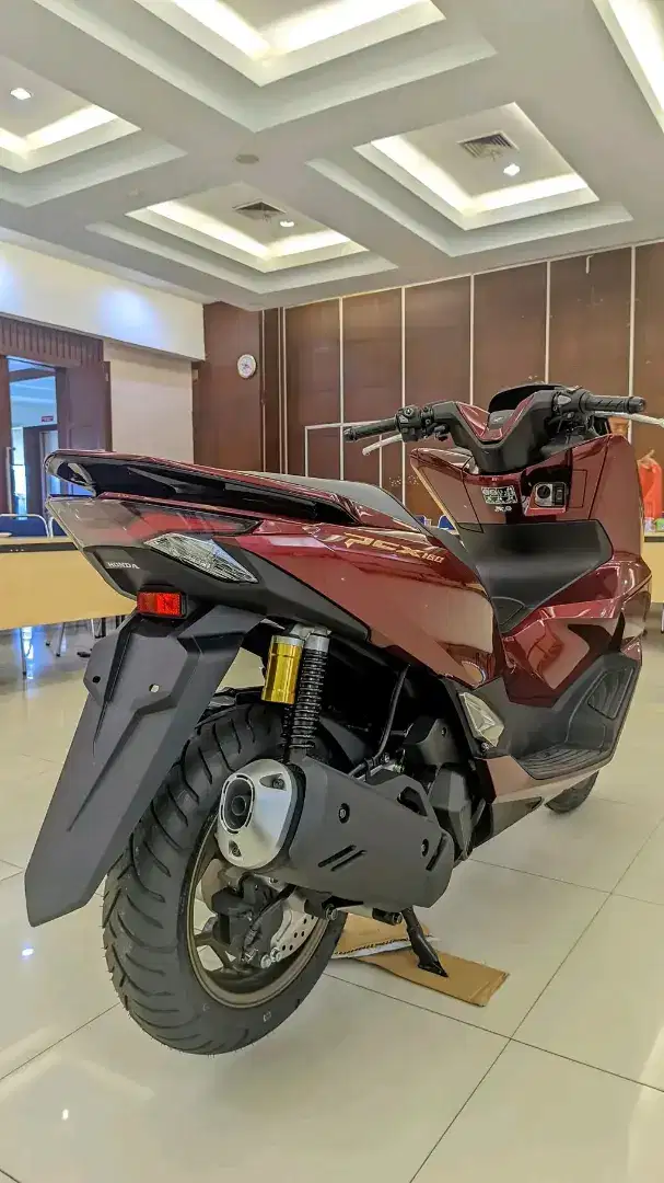 HONDA PCX 160 ABS ROADSYNC RED