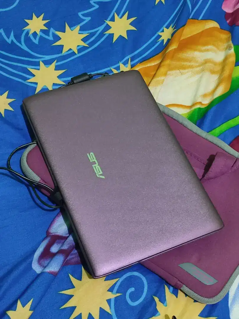 Notebook Asus ram 2gb hdd 320gb layar 10 inch