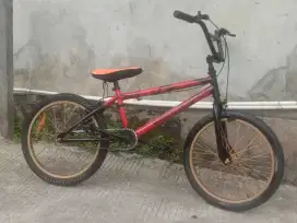 Sepeda bmx ukuran 20 wimcycle