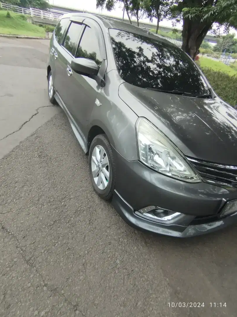 Nissan grand Livina sv facelift