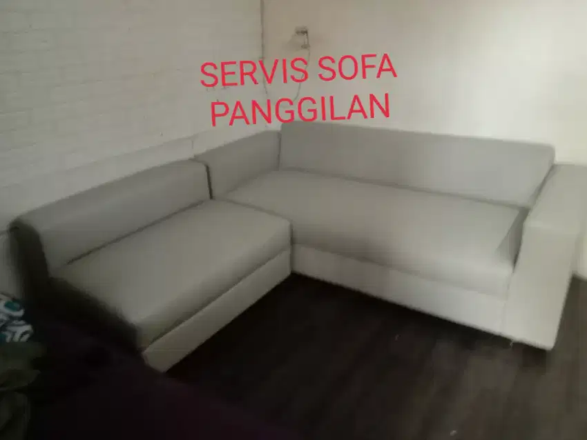 Menerima servis sofa panggilan