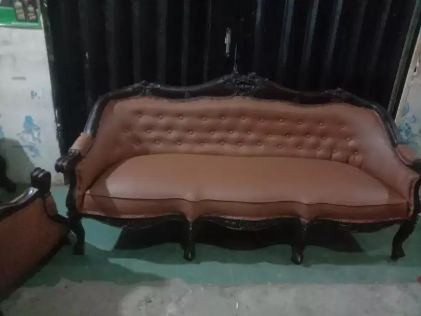 Melayani servis sofa panggilan