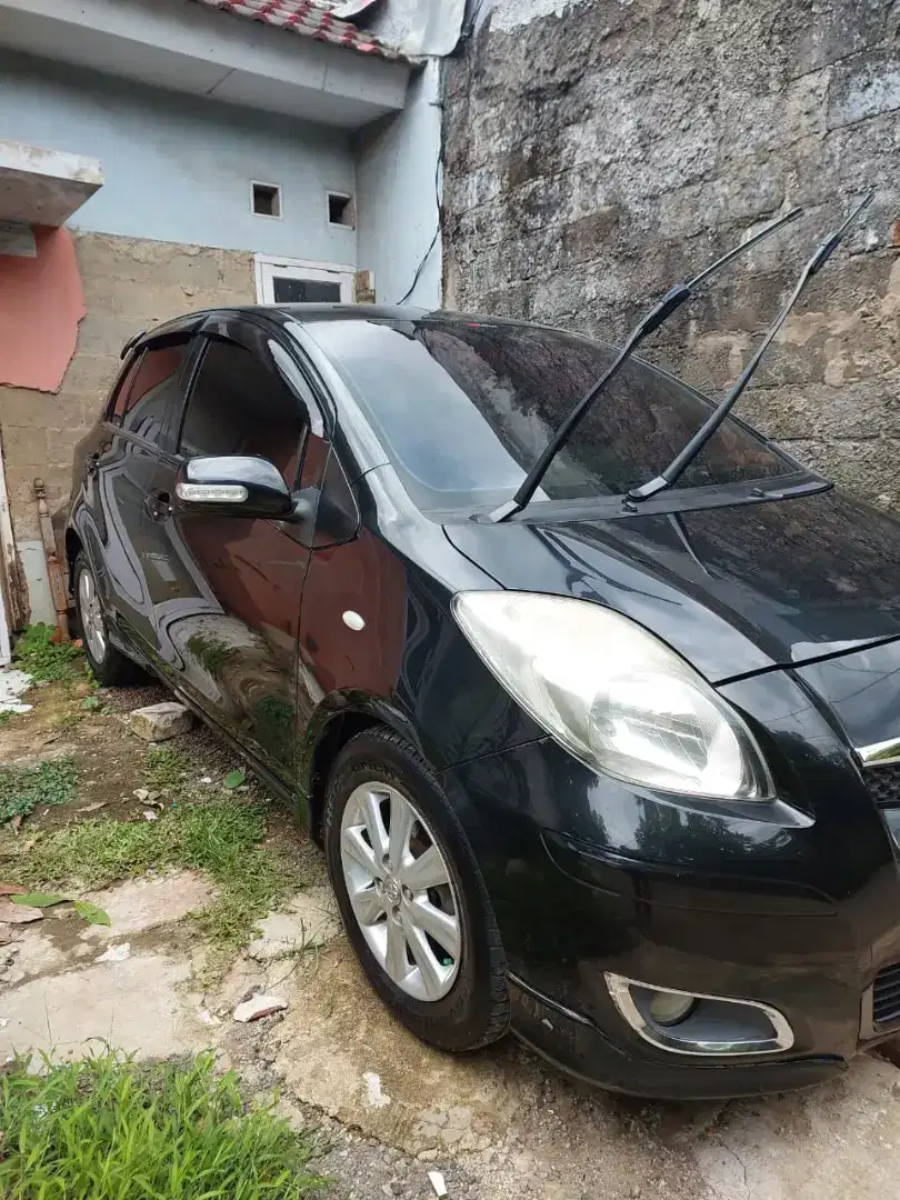 Yaris e manual low km kondisi istimewa